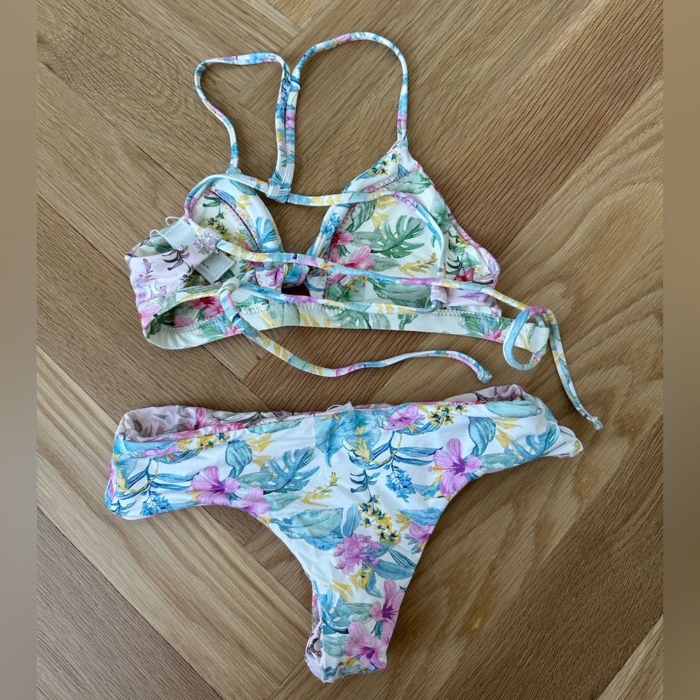 LoveShackFancy x Hurley Reversible Bikini Size XS - Picture 3 of 4
